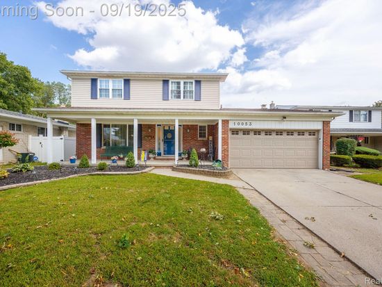 10053 Michael St, Taylor, MI 48180