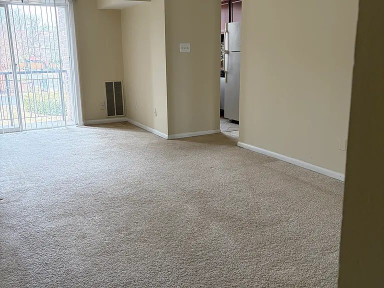 300 W Glebe Rd #300 — Photo 9