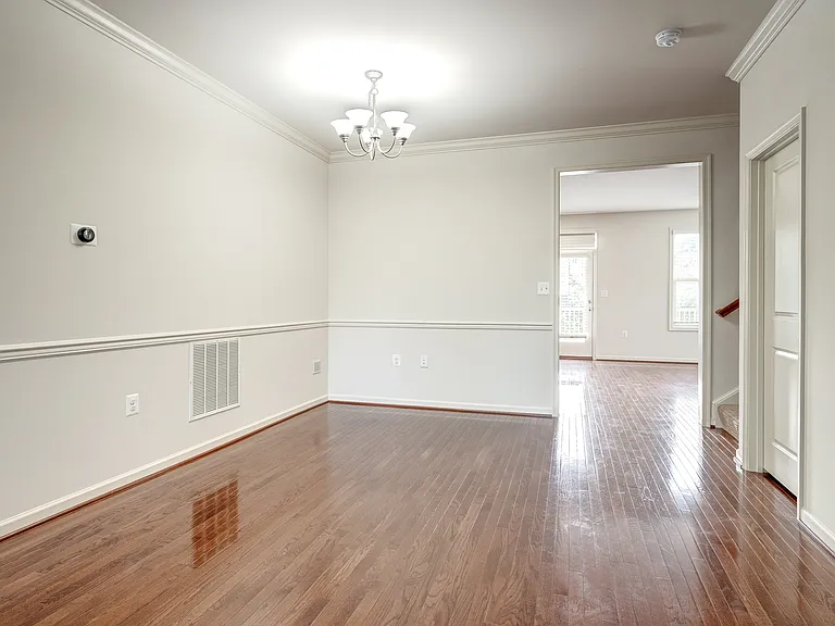 42230 Castle Ridge Sq — Photo 8