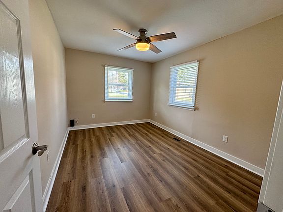 4th image of 52 Eastwood St