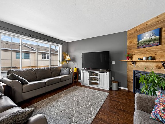 4th image of 726 Dunrobin Dr #1