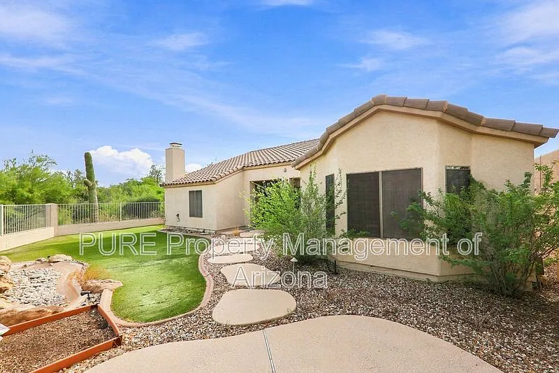 4 bed, 2.0 bath, 2445 sqft, $2,795 — Photo 3