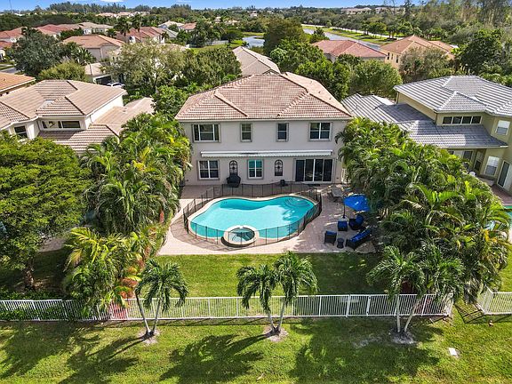 3rd image of 1223 Creekside Drive