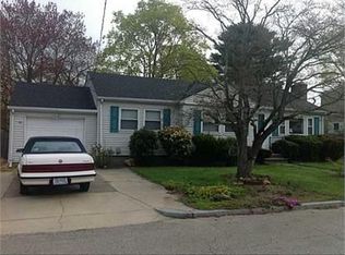 55 Winthrop St, Riverside, RI 02915