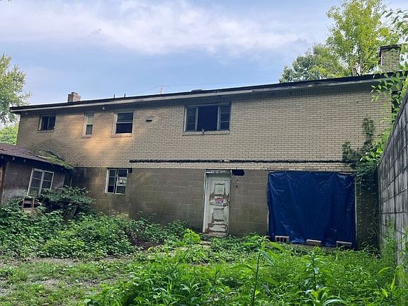 5th image of 200 Forest Dr