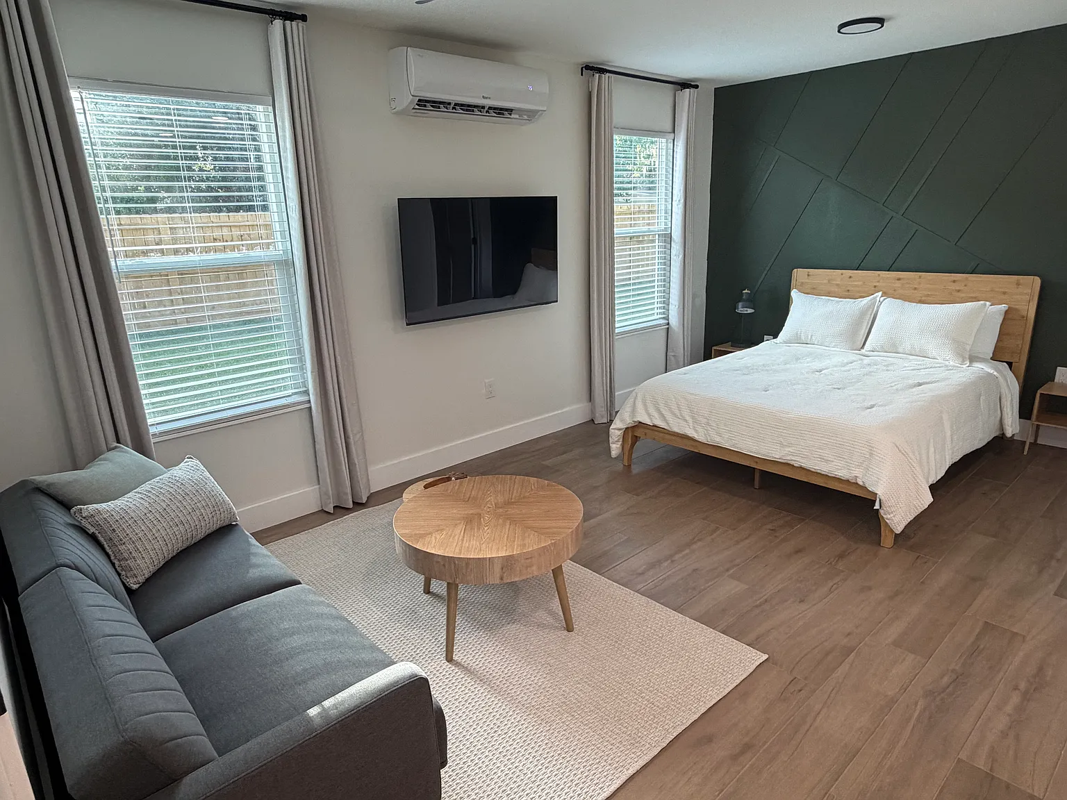 Studio, 425 sqft, $1,950 — Photo 4
