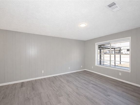 5th image of 410 S Temple St