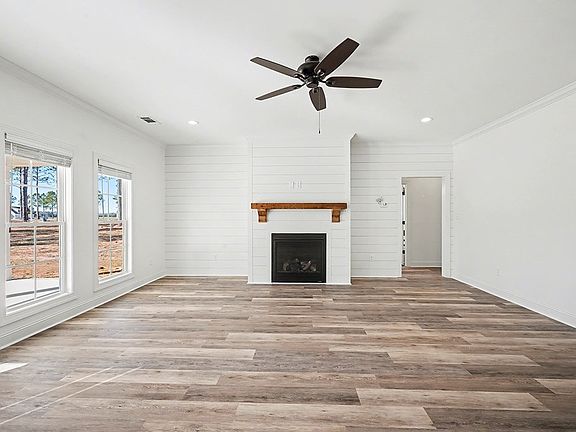 4th image of 107 Stornoway Dr