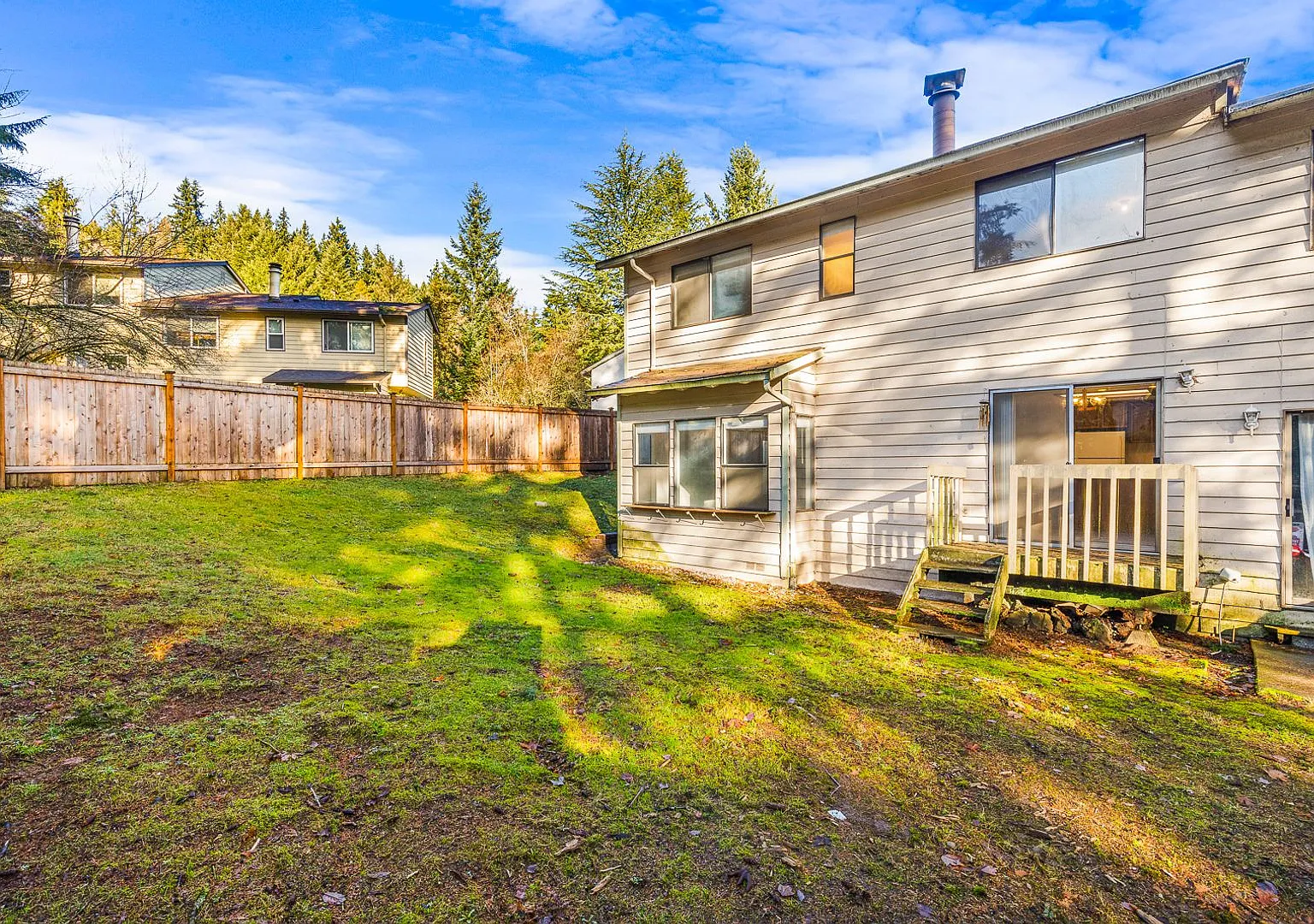 3 Bedroom 1.5 Bathroom Duplex with attached garage — Photo 3