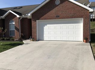 1121 NW Webster Groves Ln, Knoxville, TN 37909