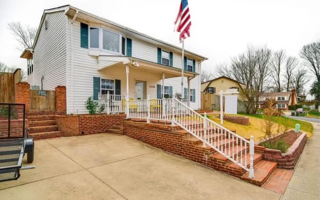 3 bed, 1400 sqft, $2,500 — Photo 1