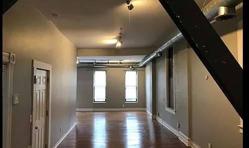 1877 N Milwaukee Ave Photo 1