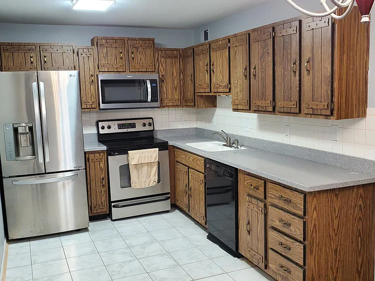 1332 Holgate Dr #G3 — Photo 9