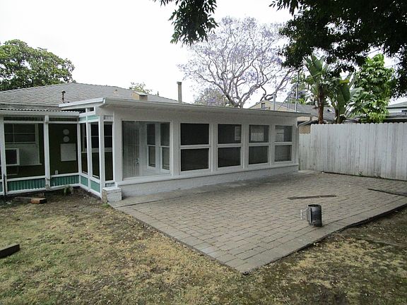 4th image of 3553 Veteran Ave