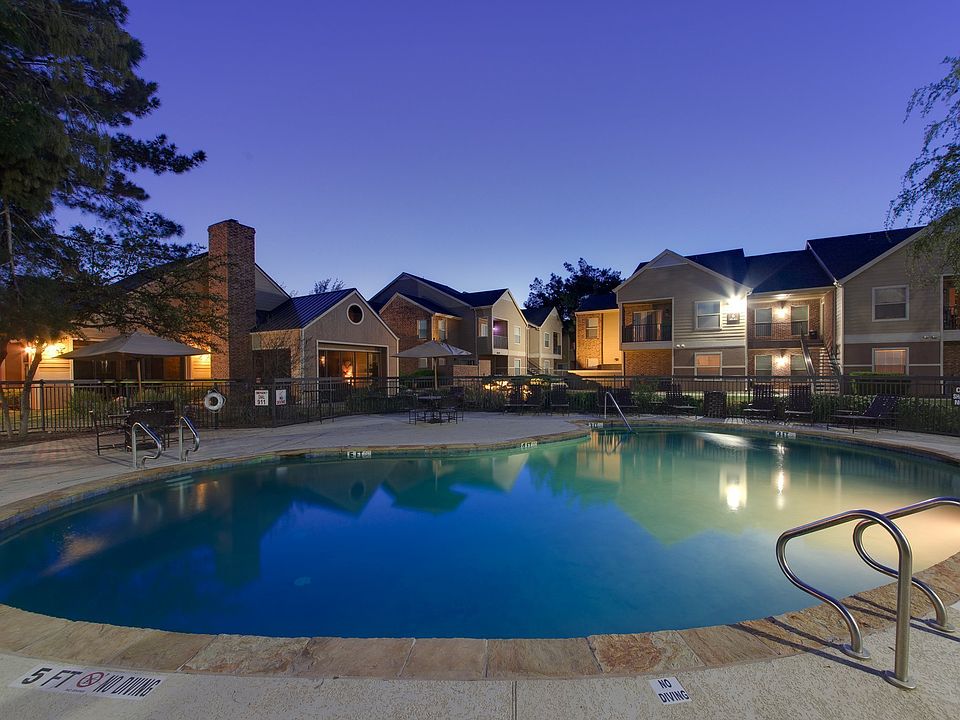 night pool