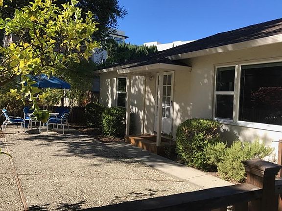3rd image of 722 Mariposa Ave