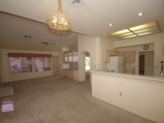 4th image of 3021 Golf Links Dr