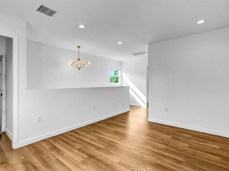 19623 Hartland St — Photo 10