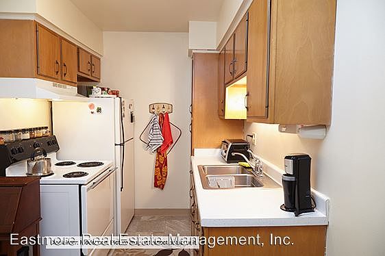 5th image of 1320 E Capitol Dr APT 104