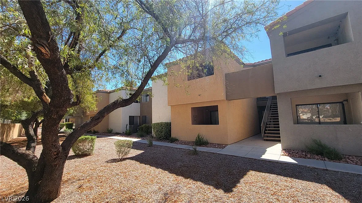 2 bed, 2.0 bath, 1071 sqft, $1,650 — Photo 1
