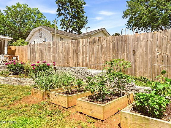 5th image of 3608 Decatur Dr