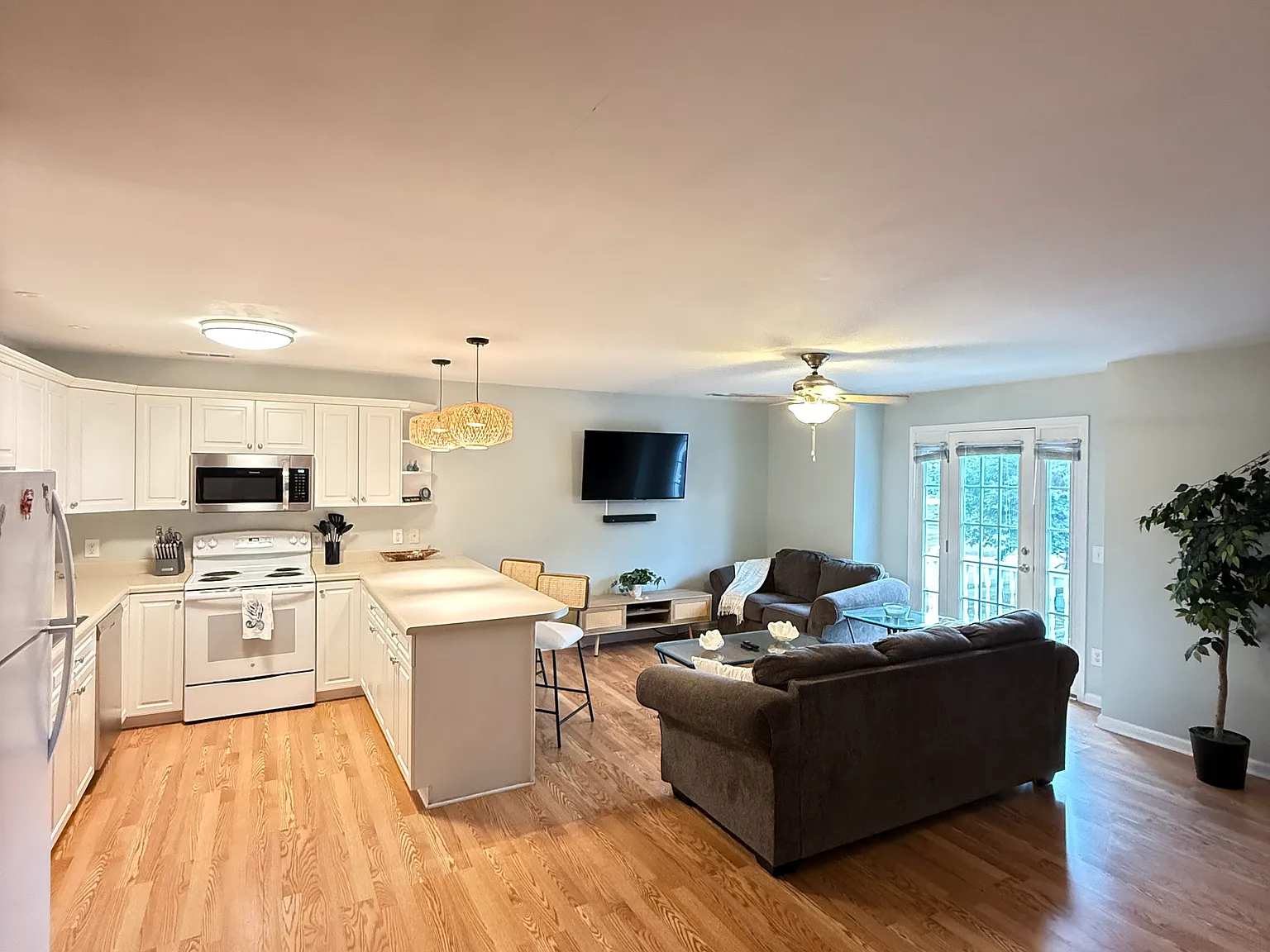 414 McGlamery St — Photo 3