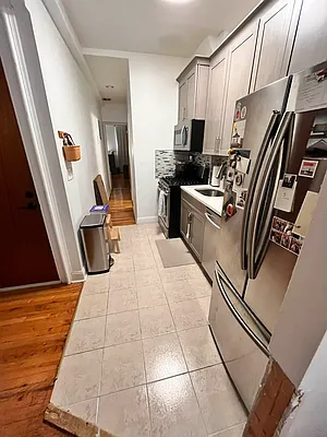 Rented by Space Real Estate | media 12