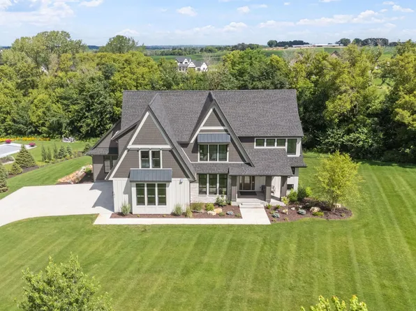 7972 207th St E, Prior Lake, MN 55372