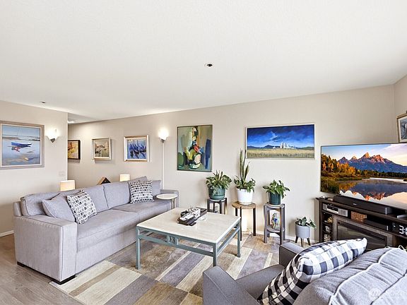 3rd image of 2619 Rucker Avenue #6