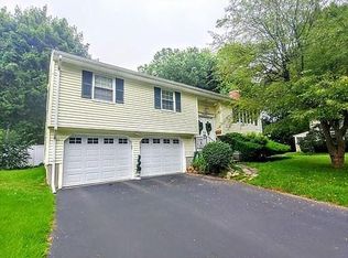 22 Geraldine Dr, Wellesley, MA 02481