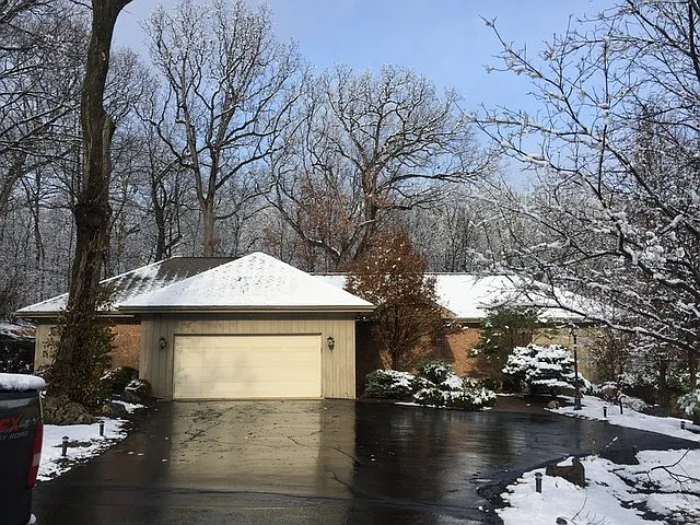 36W450 Hickory Hollow Dr photo 1