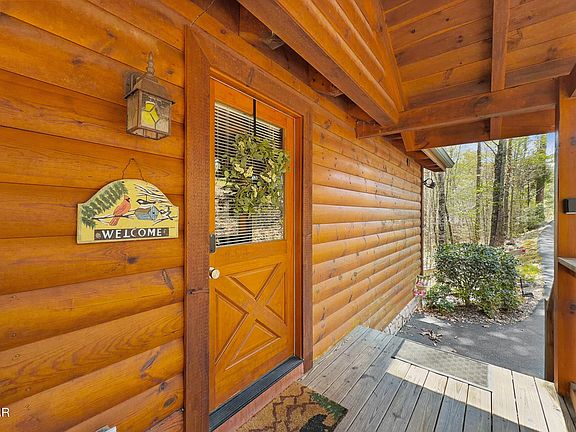 5th image of 3123 Happy Hollow Rd