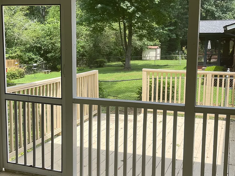 956 Seville Dr — Photo 13
