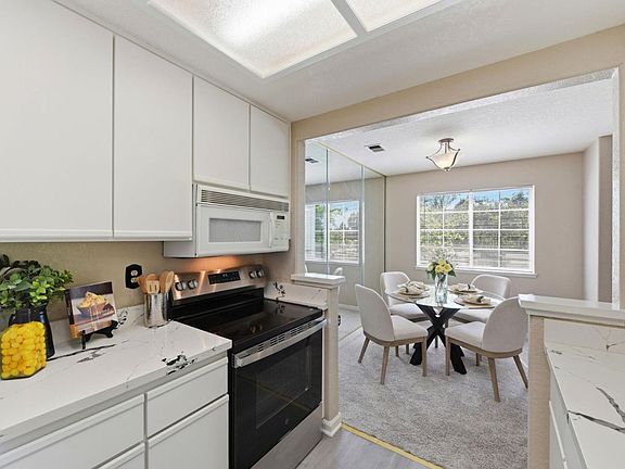 4th image of 5928 Bridgeport Lake Way