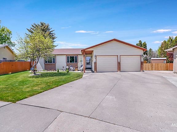 2nd image of 417 Altair Dr