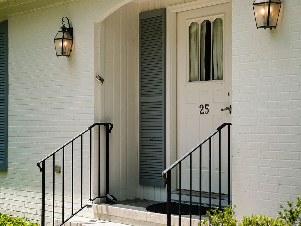 2nd image of 25 Magnolia Road