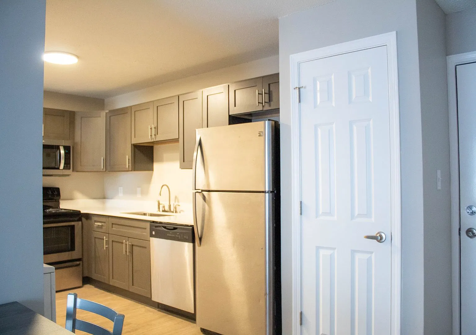 103 E Chalmers — Photo 4