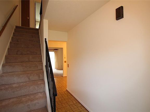 3rd image of 1462 Wood Dr