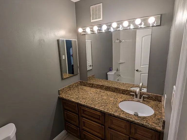 1699 Laguna St #201 — Photo 7