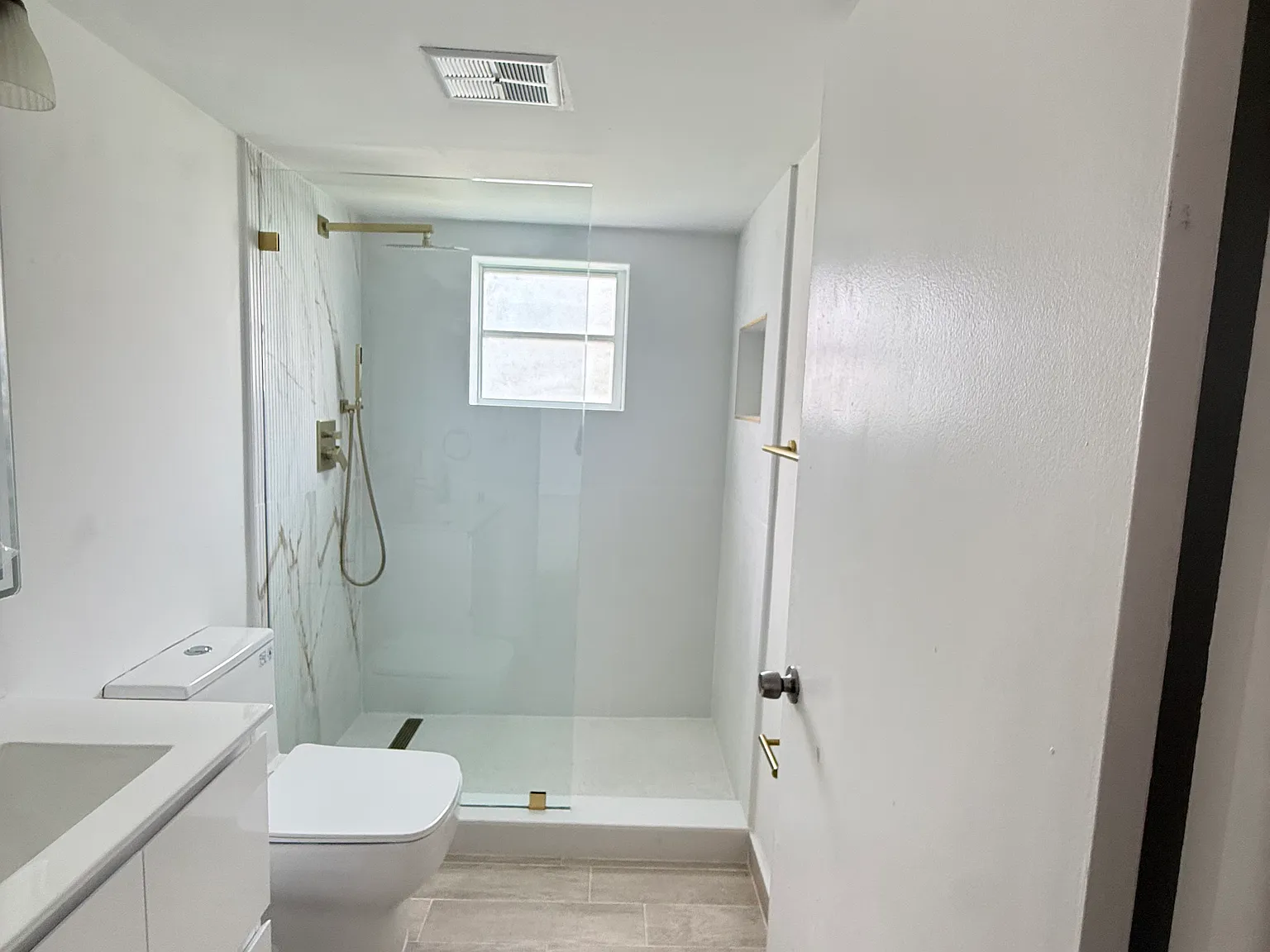 2 bed, 890 sqft, $2,500 — Photo 3