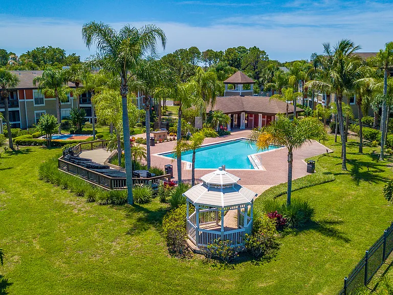 Palm Cove Apartments — Photo 75