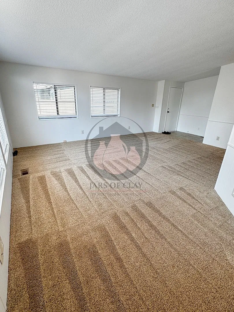 Charming Single-Level 2BR/2BA Woodburn Home | Attached Garage! — Photo 3
