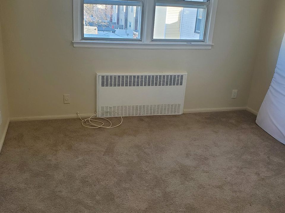 1st image of 11653 142nd St Floor 2