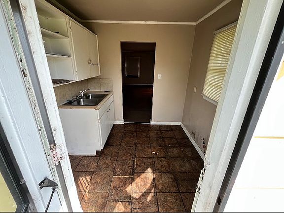 2nd image of 1958 Kenny Ave