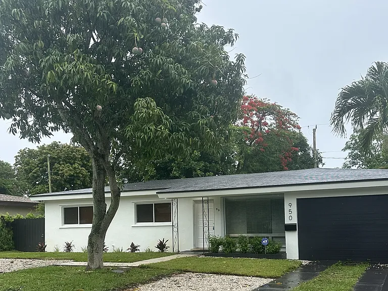 950 E Dayton Cir — Photo 1