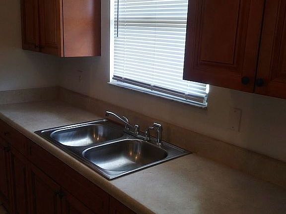 3rd image of 7619 Indian Lakes Dr APT 4