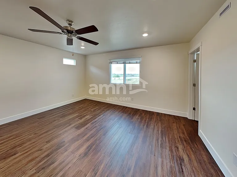 1052 S Woodsome Ave — Photo 9