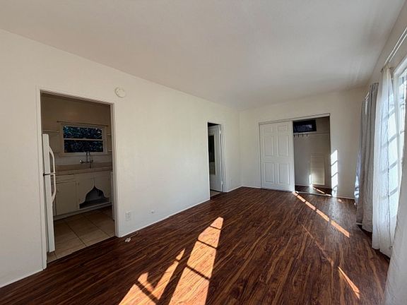 5th image of 251 1/2 N Ivy Ave #251-1/2