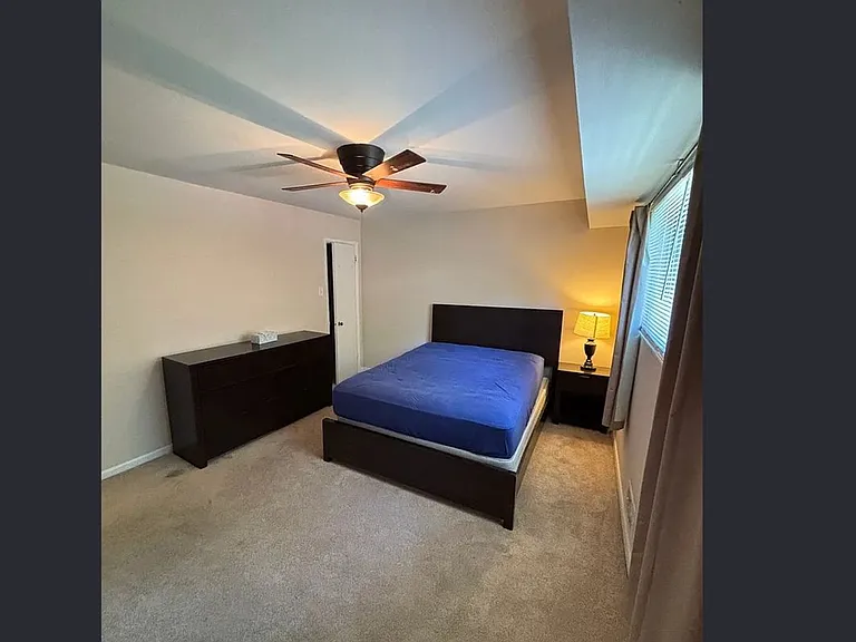 10527 Montrose Ave #104 — Photo 5