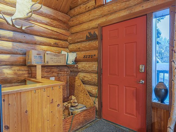 3rd image of 2892 Agate Ave